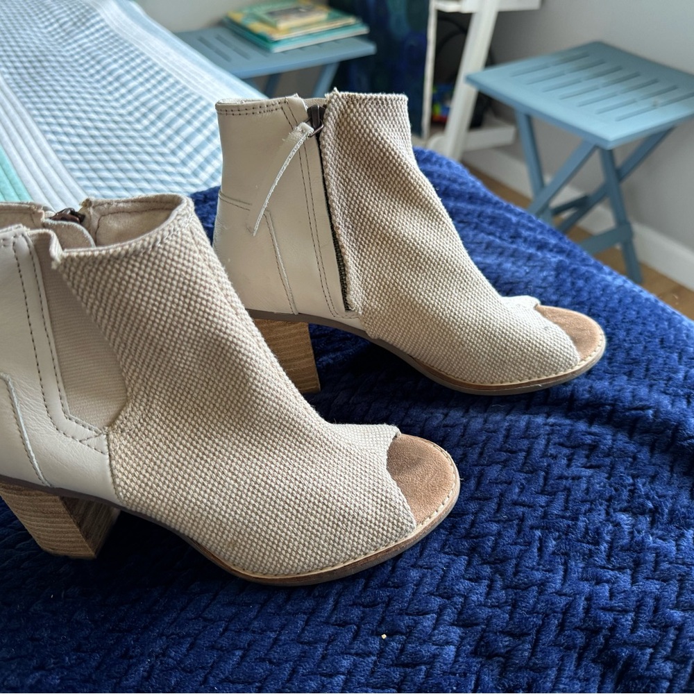 Tom’s Booties